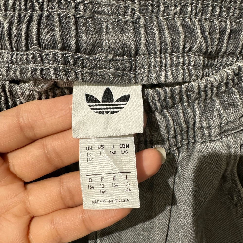 Adidas Gray Jeans Big Kids Unisex Size L (14–15) – Elastic Waist – Like New - Picture 7 of 9